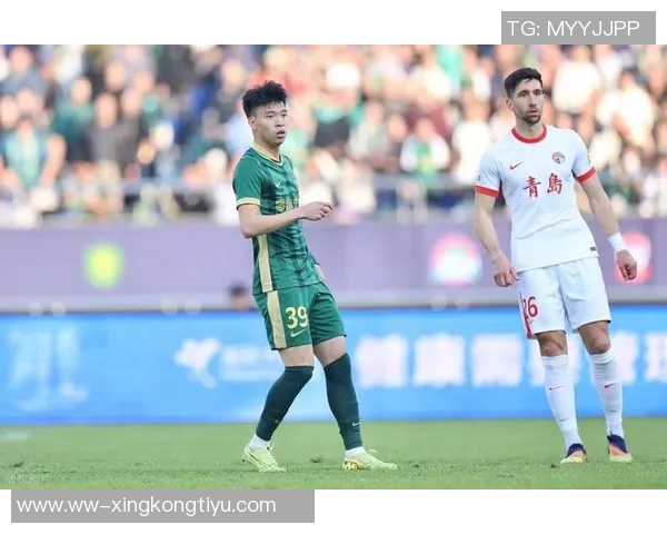 王钰栋19岁生日庆祝照曝光本赛季30场斩获12球荣膺本土射手王 王钰栋19岁生日庆祝照曝光本赛季30场斩获12球荣膺本土射手王