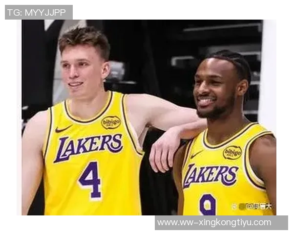 詹姆斯作为湖人三当家展现全联盟最佳实力的深度解析