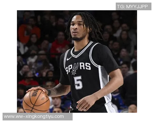 卡尔克布伦纳延续高效表现6投4中贡献13分7篮板领衔联盟命中率