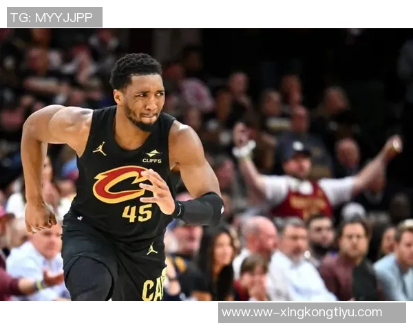 米切尔首节独得13分表现抢眼但失误和犯规略显频繁